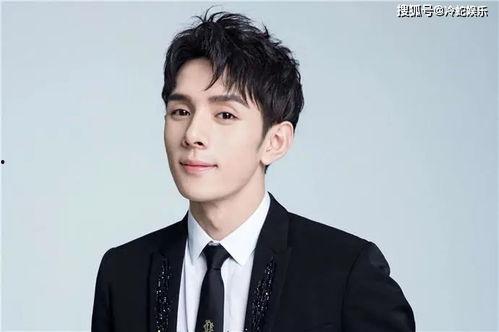 杨姓男网红吃瓜,吃瓜成瘾,揭秘娱乐圈幕后真相 第3张 杨姓男网红吃瓜,吃瓜成瘾,揭秘娱乐圈幕后真相 第3张